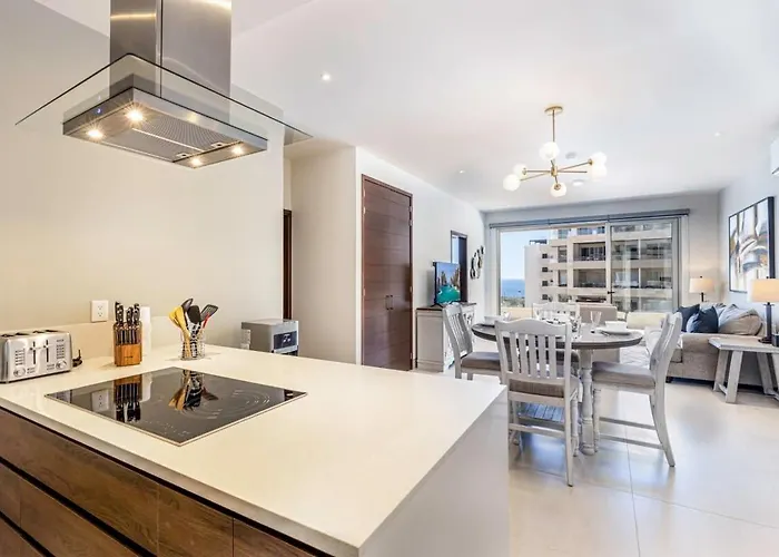 Holiday home Stunning 2br Ocean Views & Gym Pool At Vista Vela *
