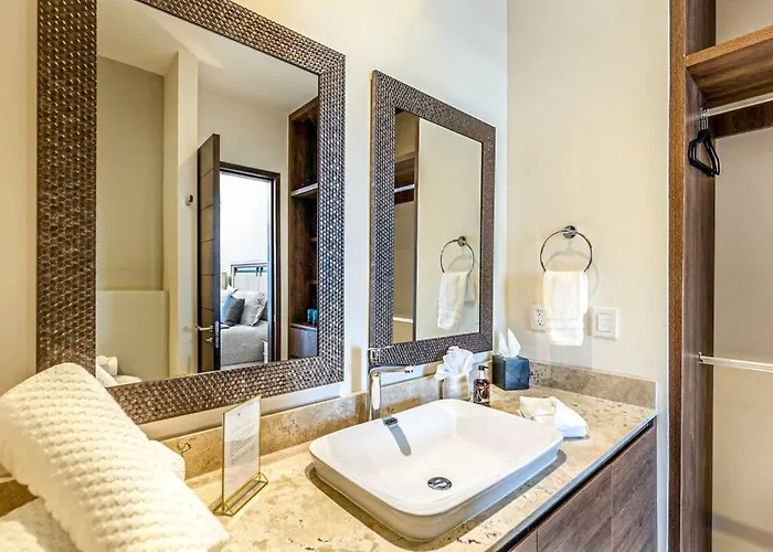 Holiday home Stunning 2br Ocean Views & Gym Pool At Vista Vela
