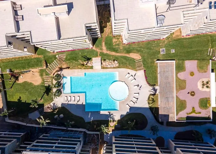Holiday home Stunning 2br Ocean Views & Gym Pool At Vista Vela *